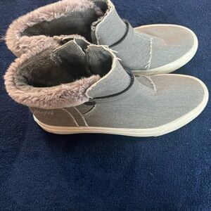 Blowfish  gray boots size 8 great shape